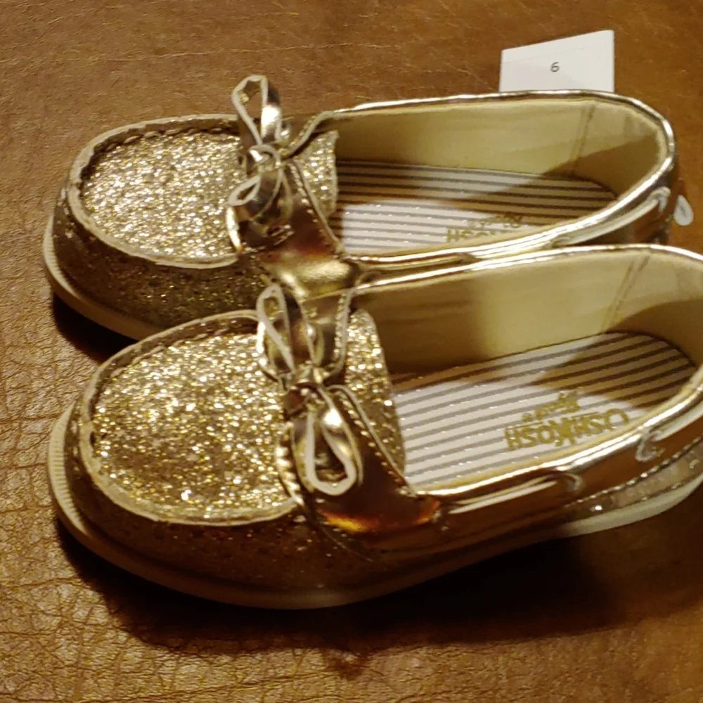OshKosh Gold Shoes Size 9
